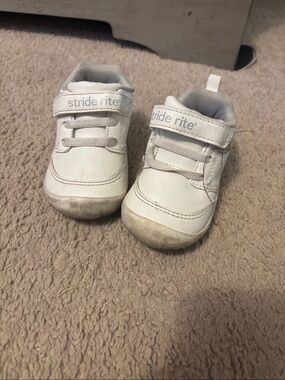 Stride Rite White Baby Walker Sneakers with Hook-and-Loop Strap